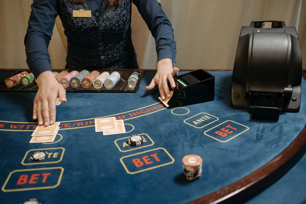 ok366 — Trải nghiệm casino trực tiếp tại : các bàn chơi, dealer thật, công nghệ phát trực tiếp và mẹo chơi hiệu quả.